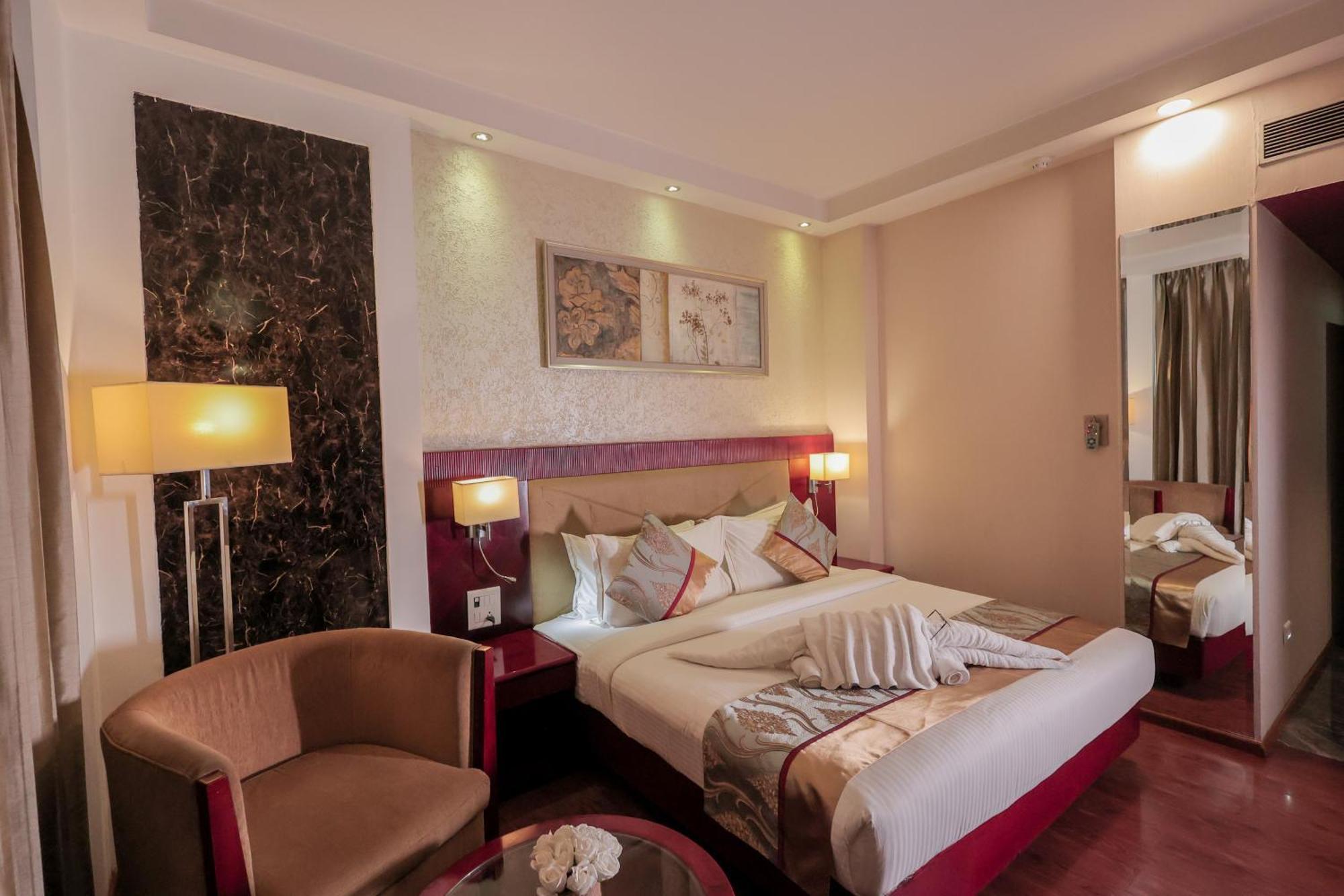 Bravura Gold Resort Meerut Exterior foto
